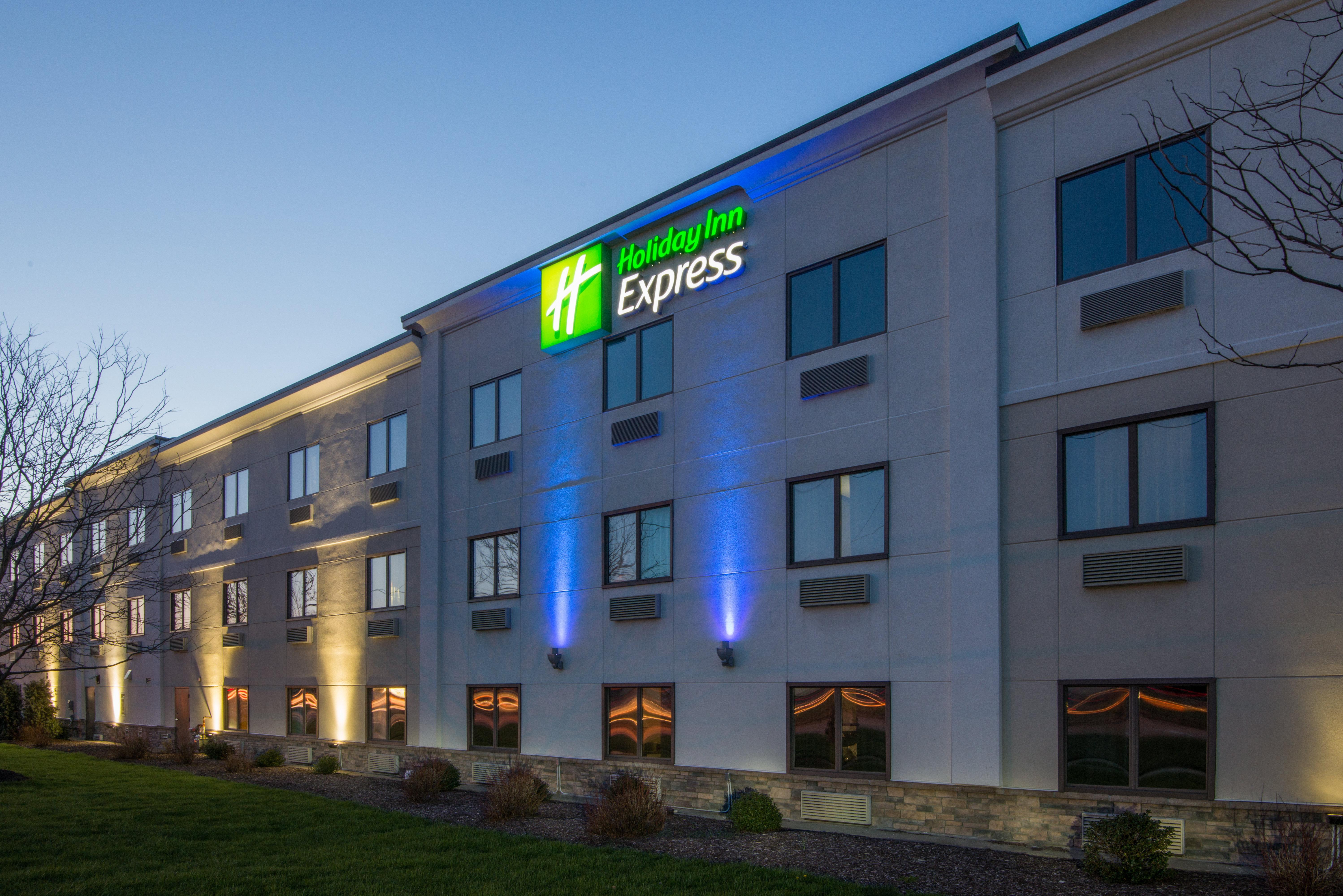 Holiday Inn Express Cleveland Airport - Brook Park By Ihg Dış mekan fotoğraf