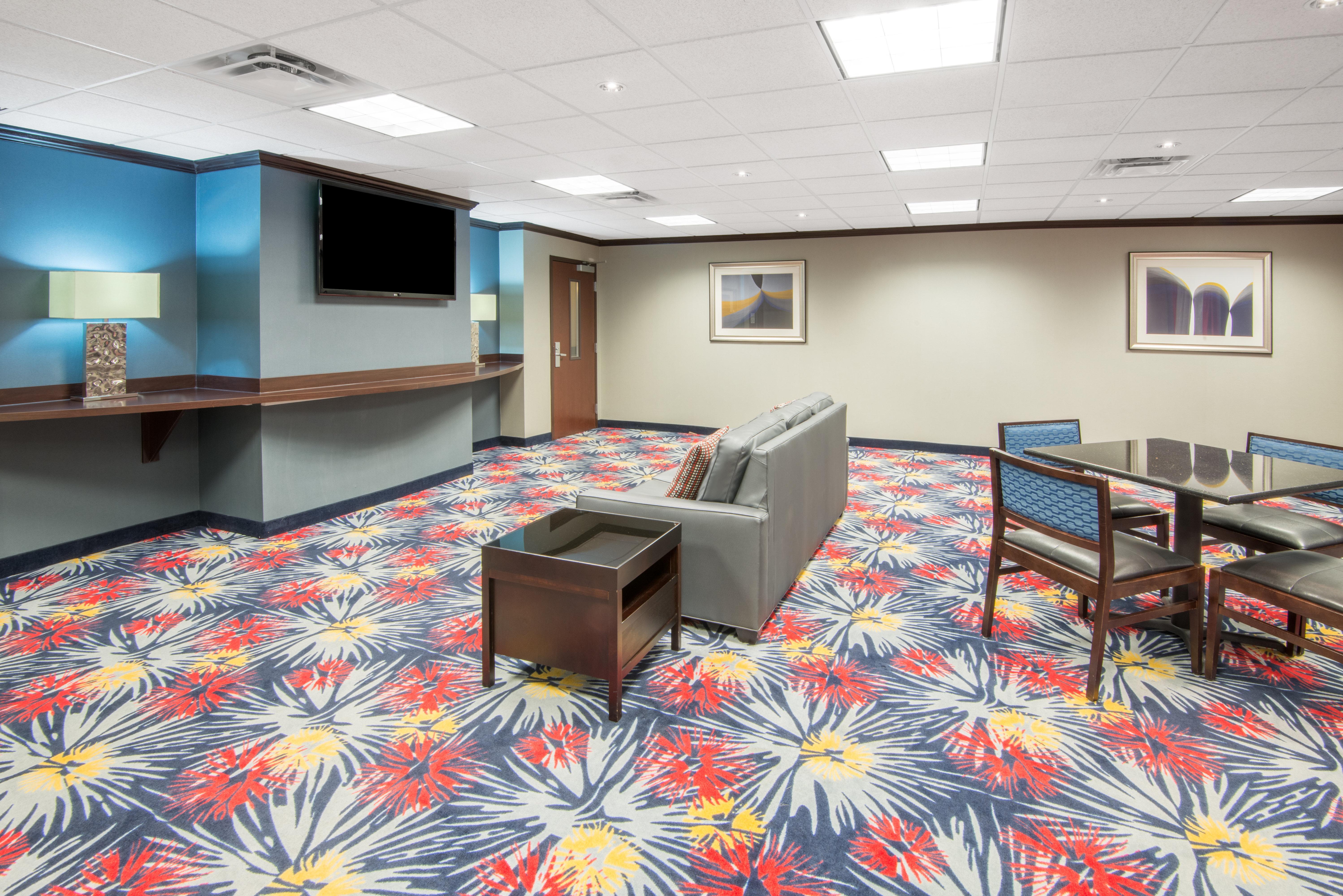 Holiday Inn Express Cleveland Airport - Brook Park By Ihg Dış mekan fotoğraf