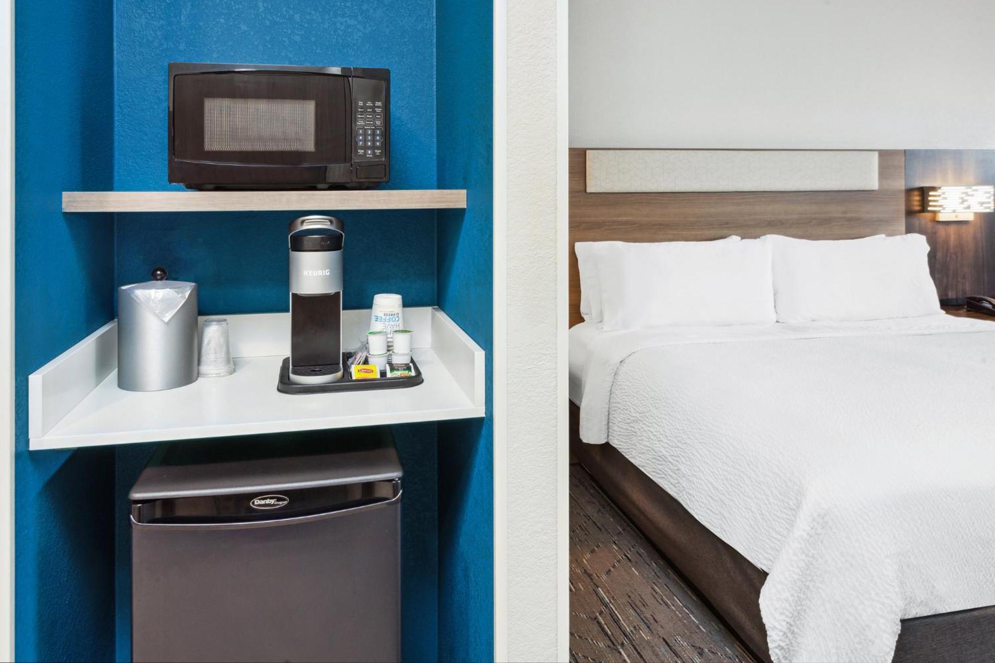 Holiday Inn Express Cleveland Airport - Brook Park By Ihg Dış mekan fotoğraf