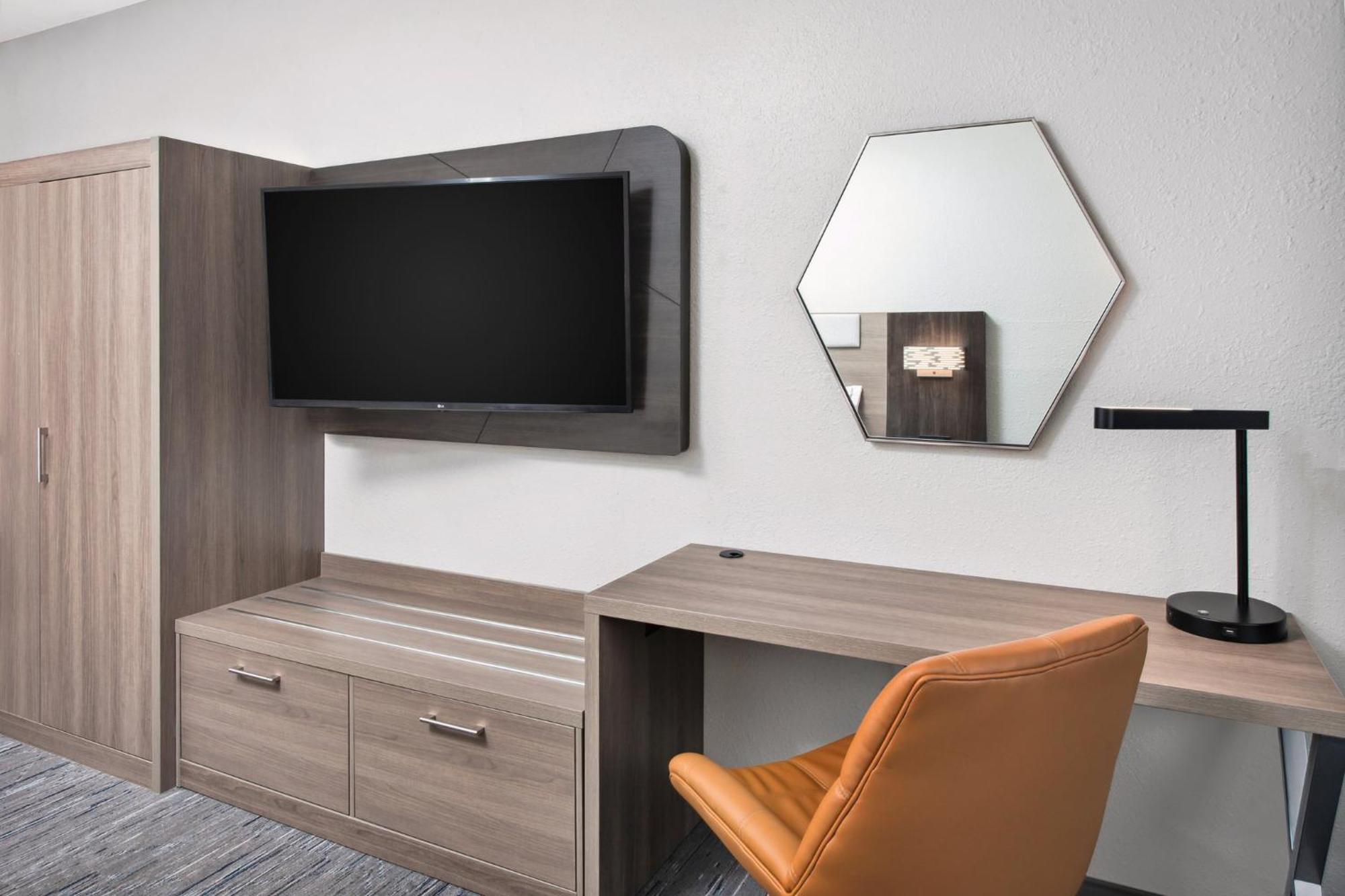 Holiday Inn Express Cleveland Airport - Brook Park By Ihg Dış mekan fotoğraf
