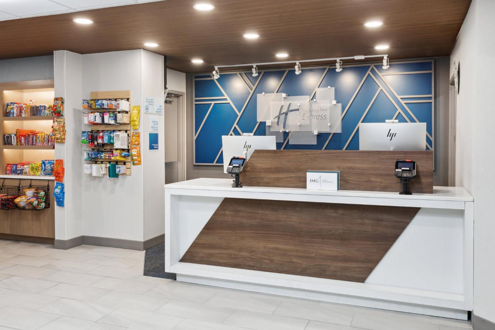 Holiday Inn Express Cleveland Airport - Brook Park By Ihg Dış mekan fotoğraf