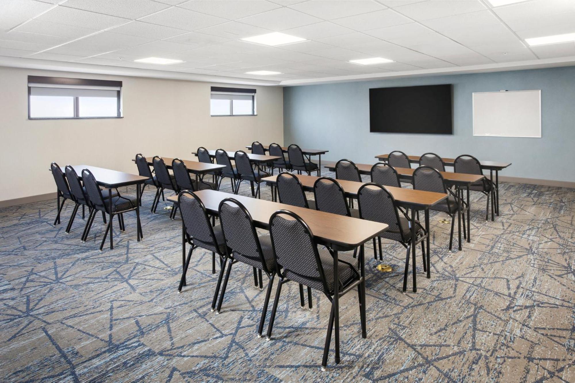 Holiday Inn Express Cleveland Airport - Brook Park By Ihg Dış mekan fotoğraf