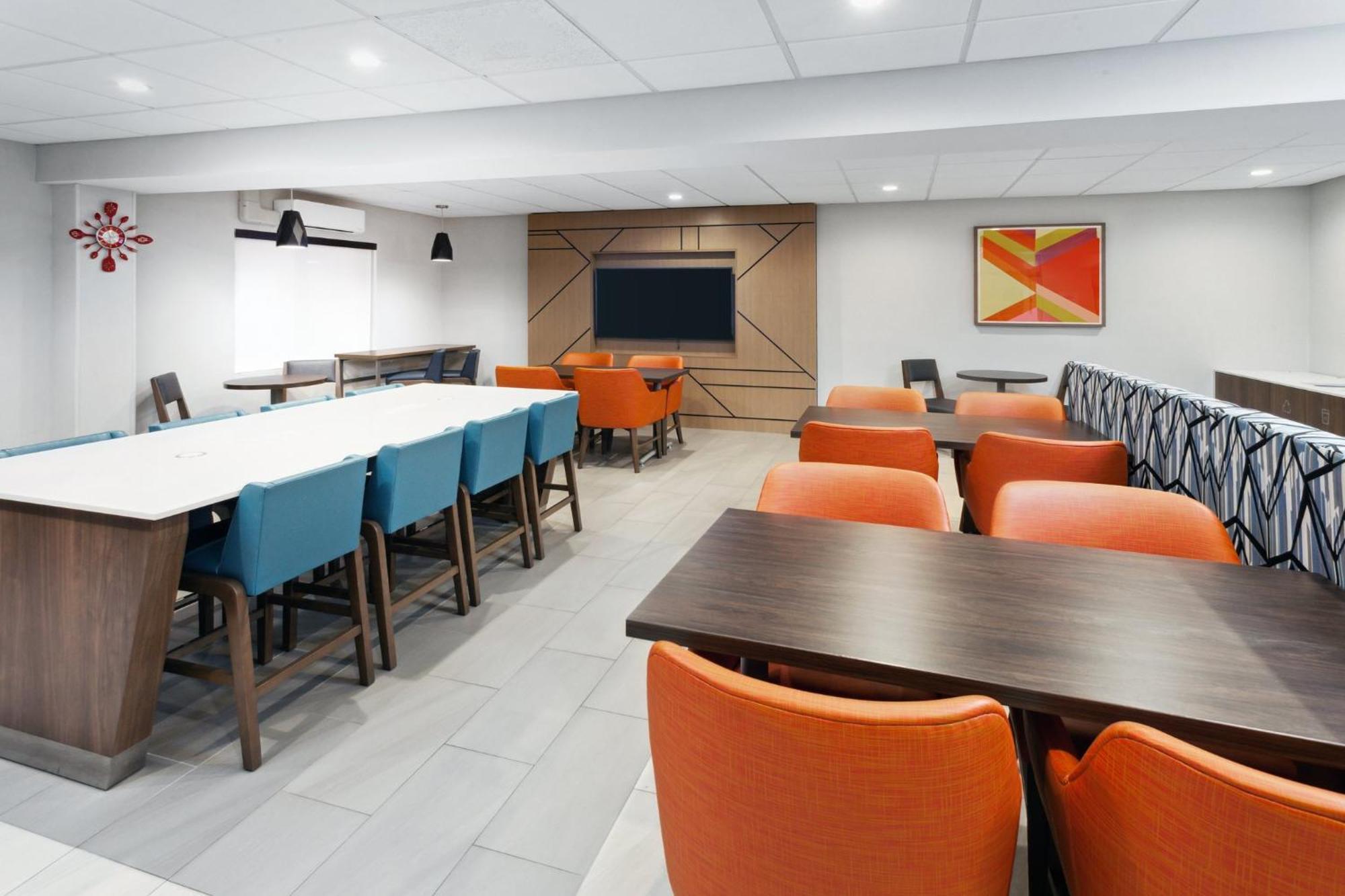 Holiday Inn Express Cleveland Airport - Brook Park By Ihg Dış mekan fotoğraf